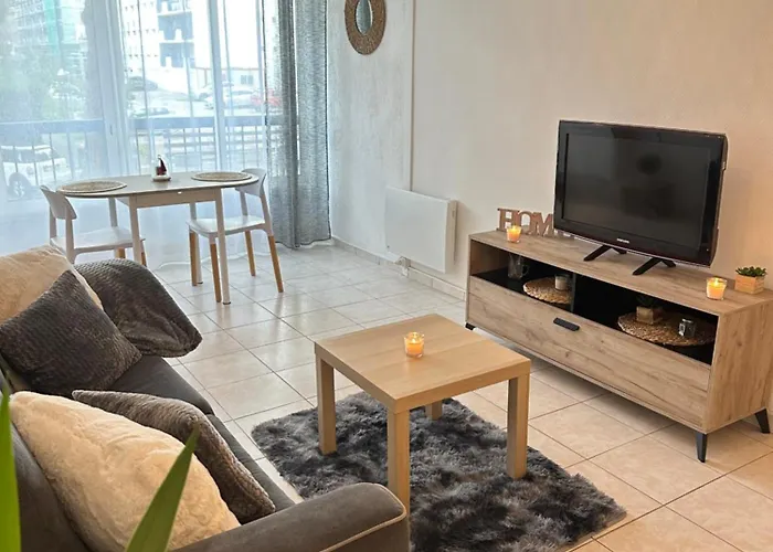 Studio Situe Proche De La Plage